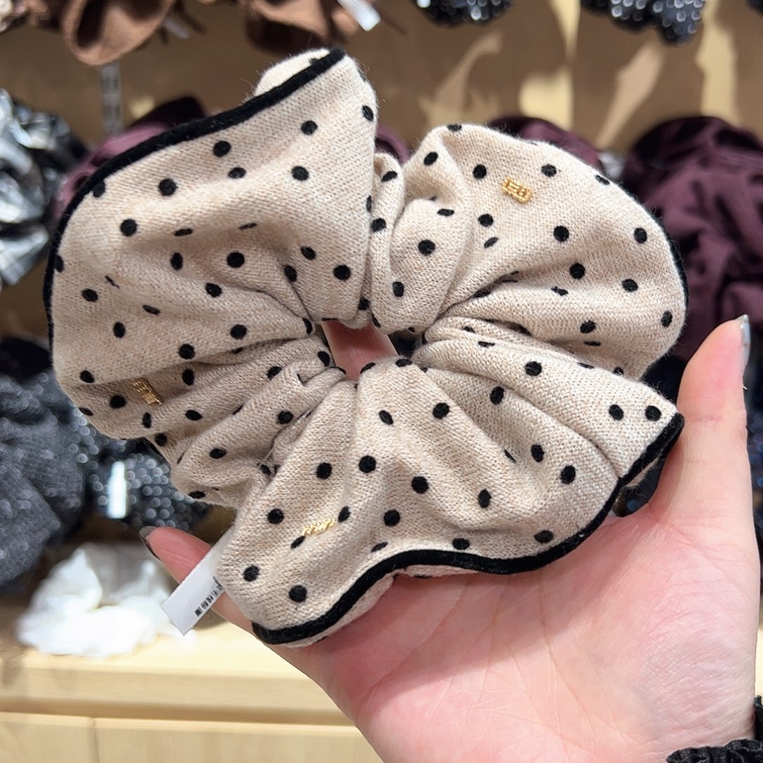 布艺非金属米色波点发圈