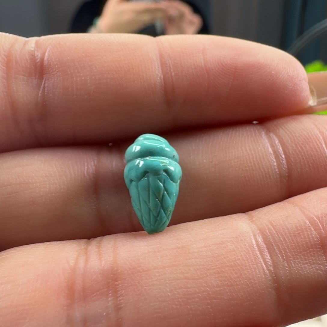 绿松石未镶嵌颈饰