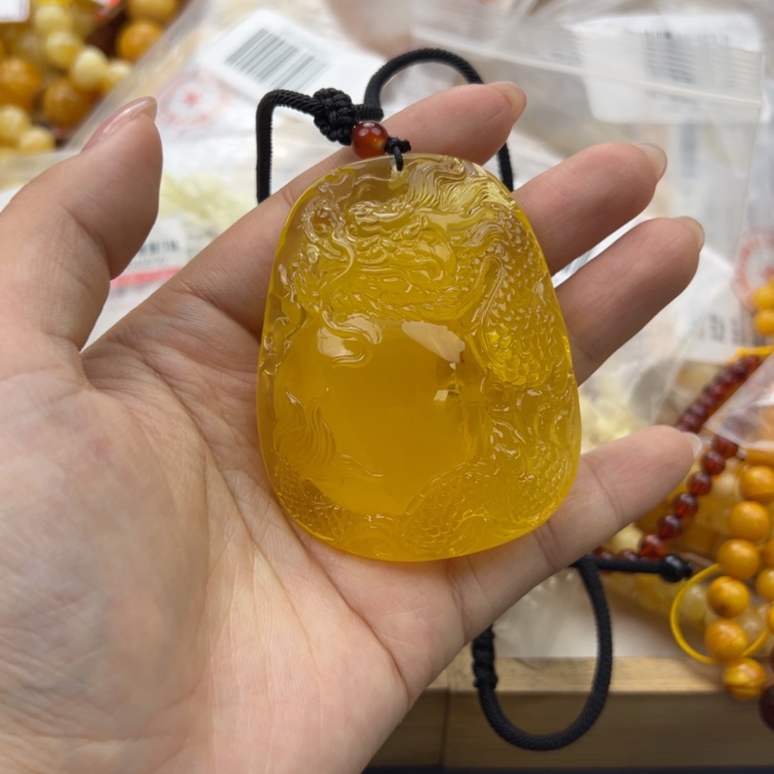 琥珀珠宝奇石未镶嵌