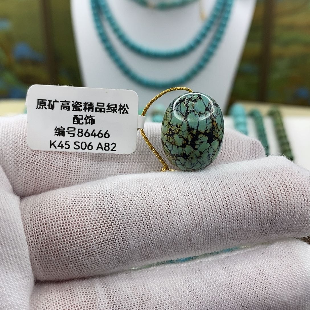 绿松石未镶嵌珠宝奇石