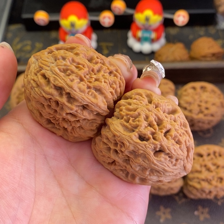 桃核把件南疆石文玩核桃