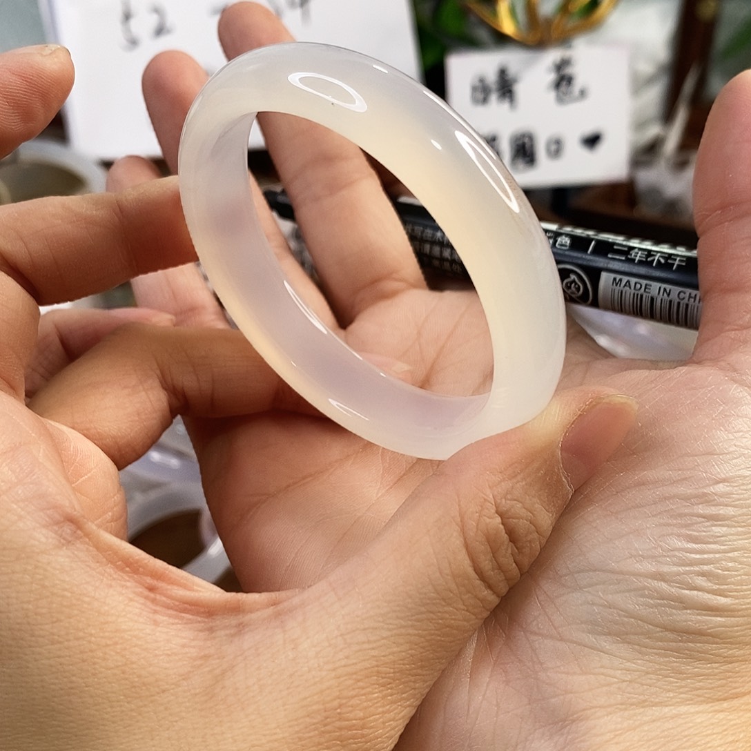 玛瑙/玉髓未镶嵌手镯C306。53.4圈