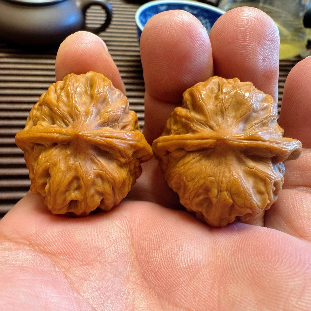 正宗门头沟元宝手捻核桃骨质犹如石子水晶皮后期走色红润透亮