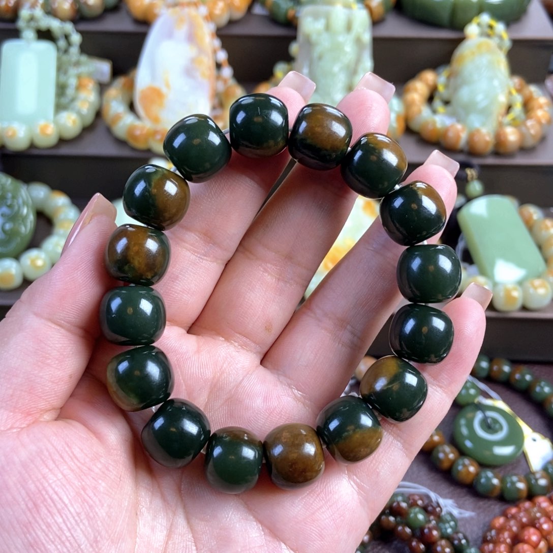 透闪石质玉未镶嵌手串