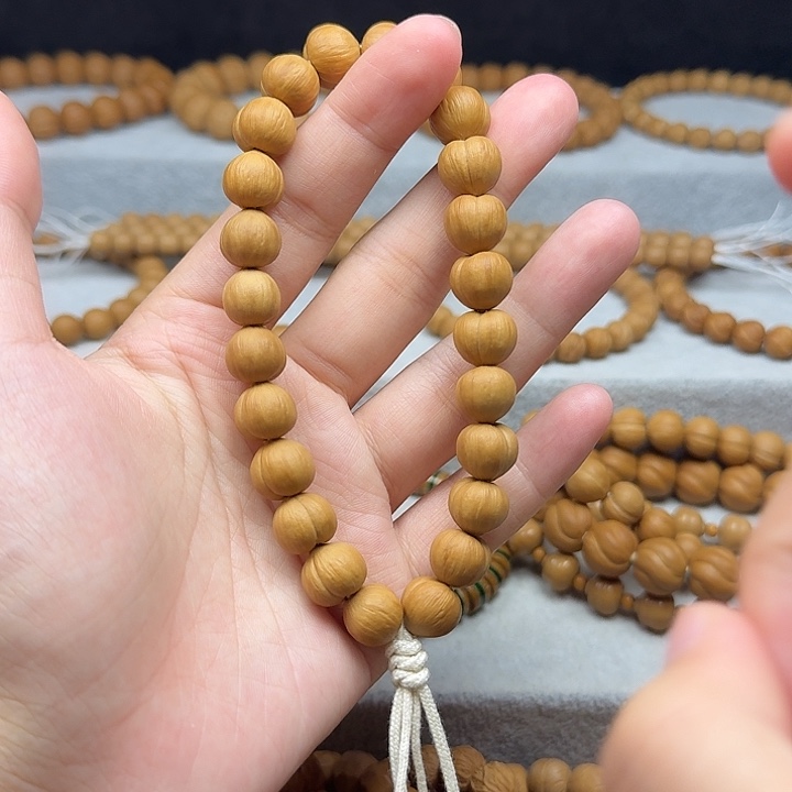 猴头核桃手串瑕疵介意勿拍