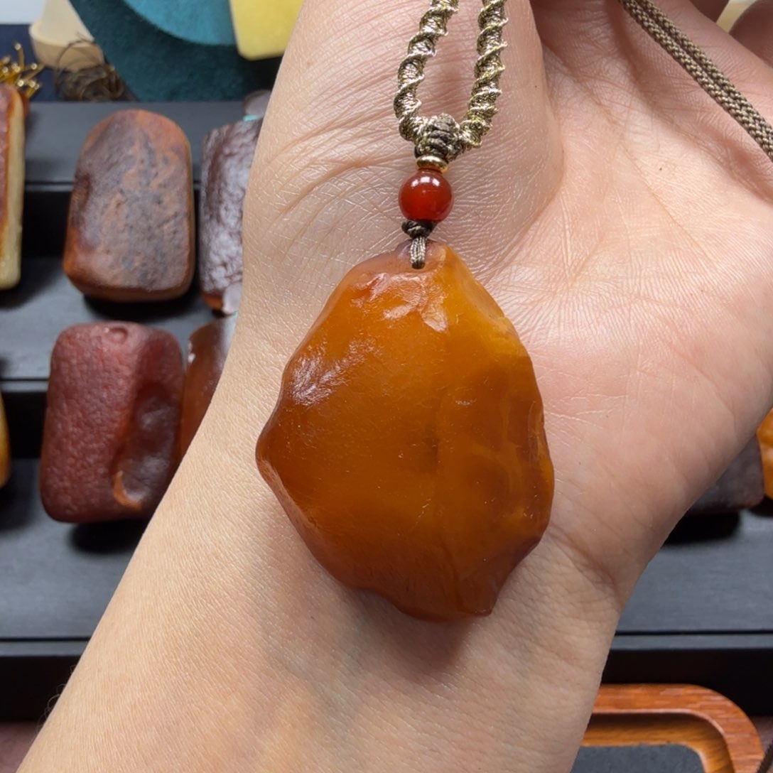 琥珀吊坠(赠链)未镶嵌