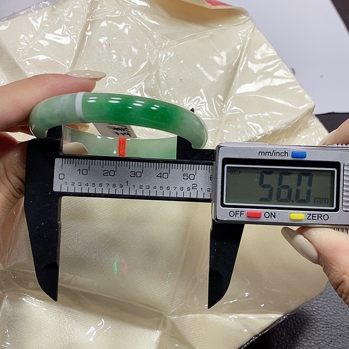 翡翠手镯未镶嵌296