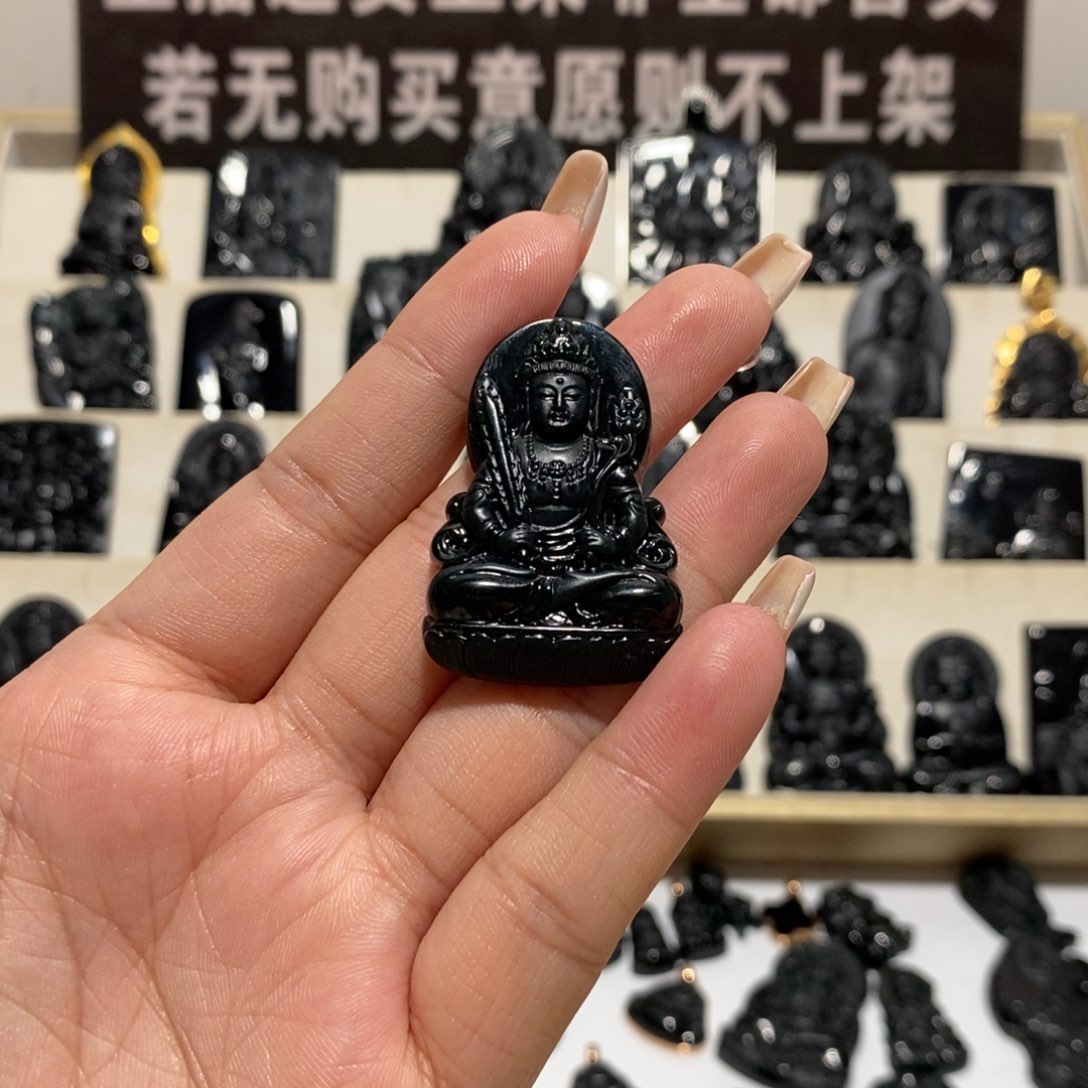 翡翠颈饰未镶嵌?****翡翠