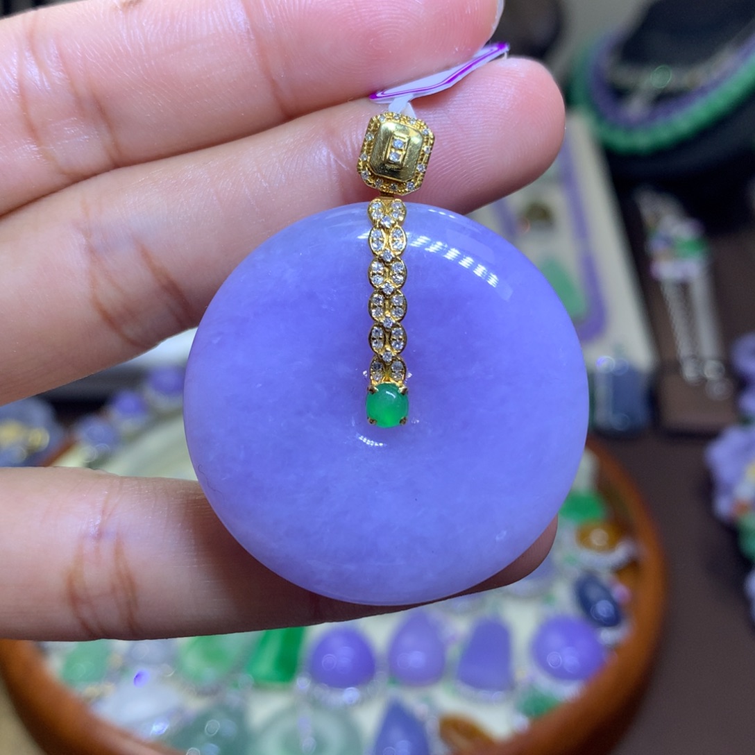 翡翠颈饰18K金镶嵌翡翠