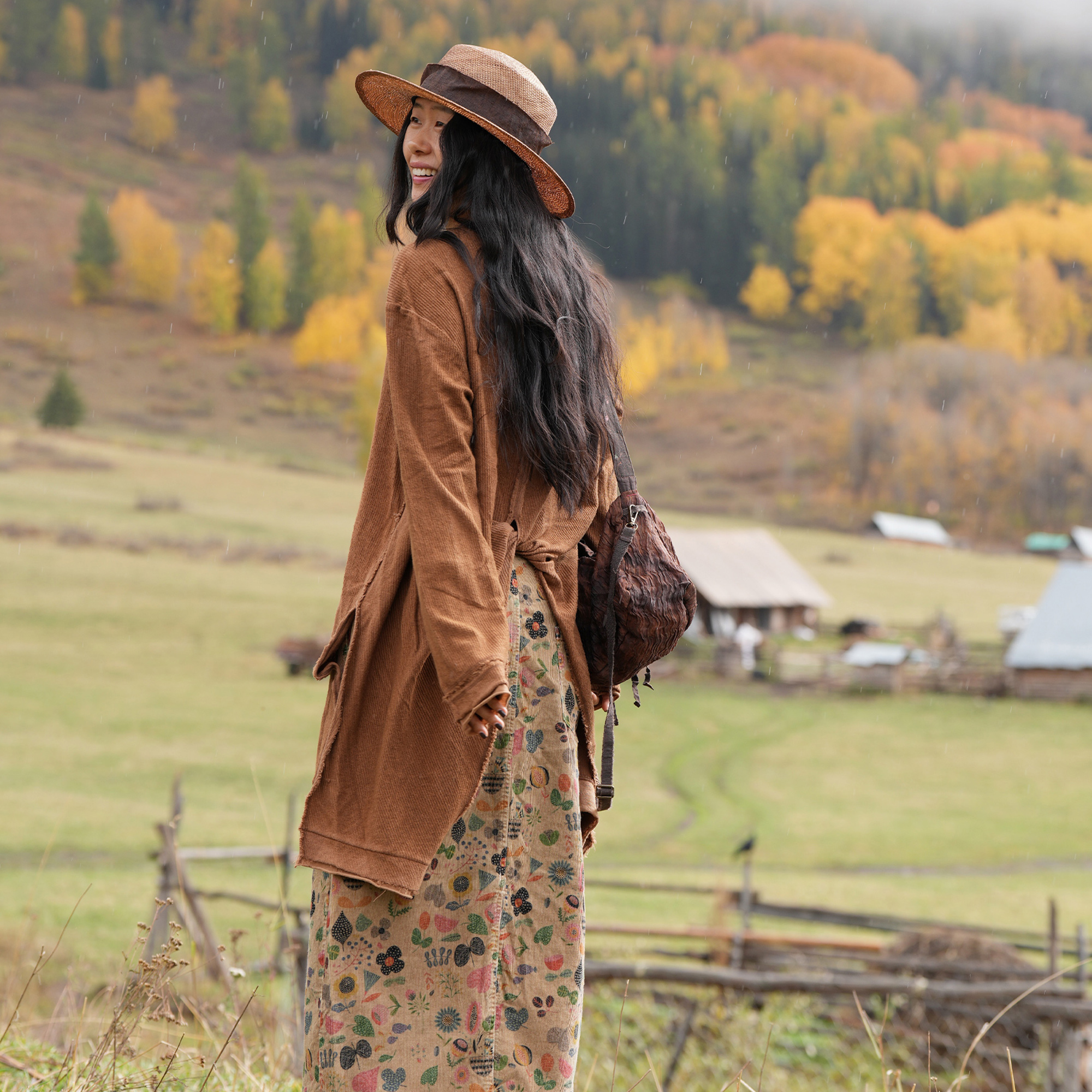 几见 原创设计秋季耗牛毛棉混纺套头长衫圆领后开叉文艺范W53325