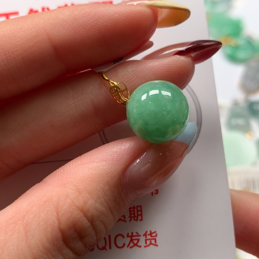 翡翠未镶嵌颈饰吊坠