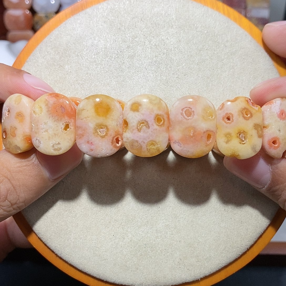 硅化珊瑚（珊瑚玉）手链未镶嵌彩金洞18