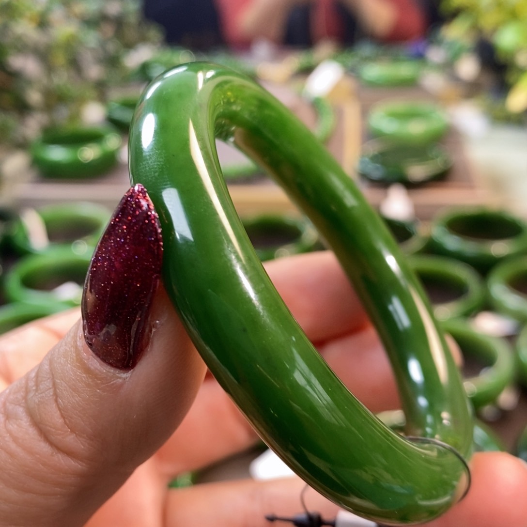 和田玉（碧玉）手镯未镶嵌子*