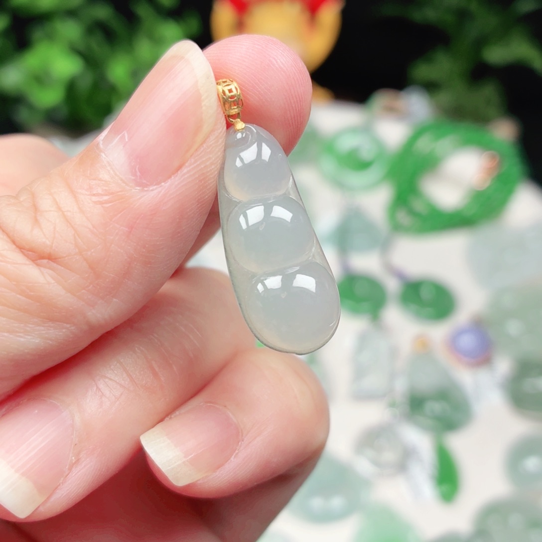 翡翠18K金镶嵌颈饰缅甸天然A货翡翠