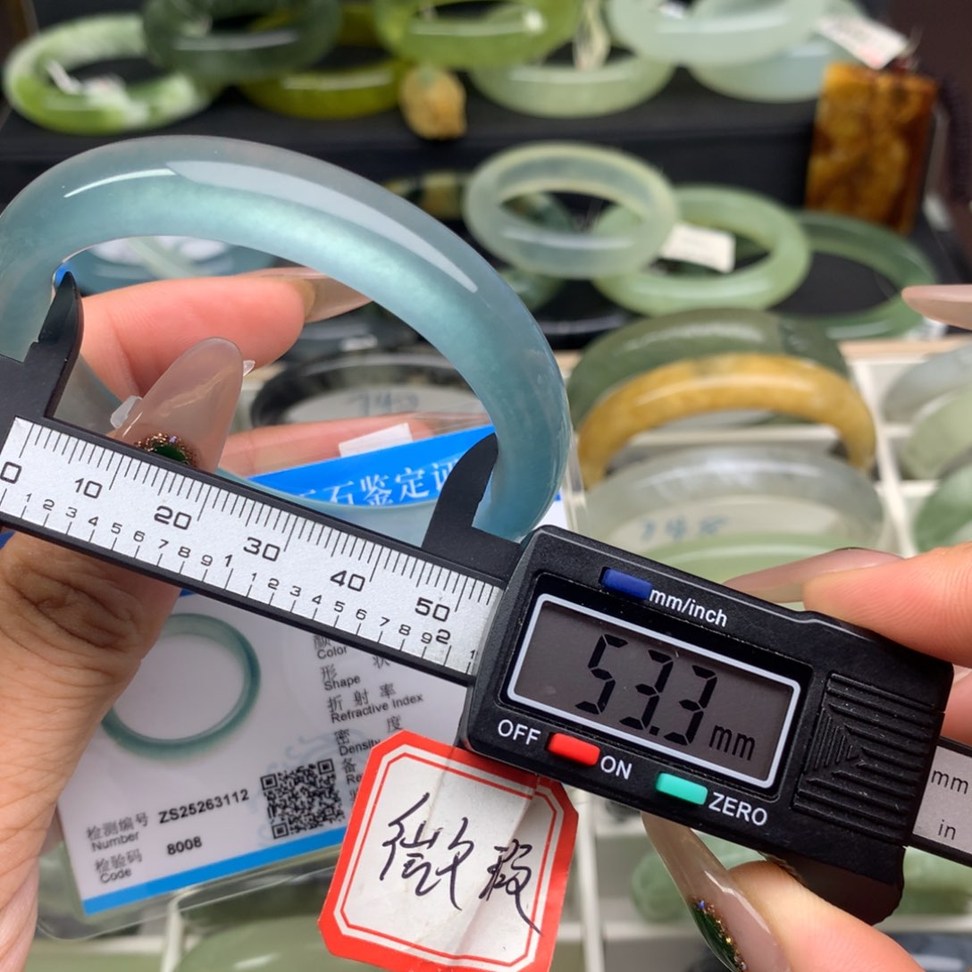 病***痛石英质玉手镯未镶嵌2123