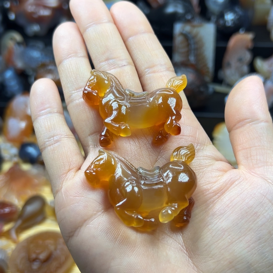 顺***然玛瑙/玉髓未镶嵌颈饰