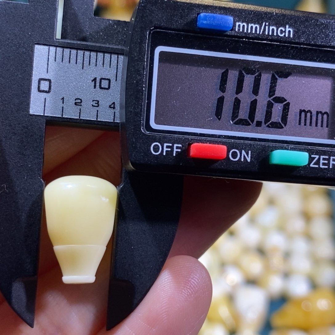 蜜蜡裸石未镶嵌配饰