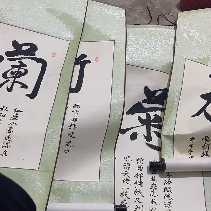 摆件，破损，水渍，轴坏都是正常
