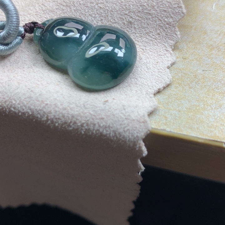 翡翠颈饰未镶嵌吊坠