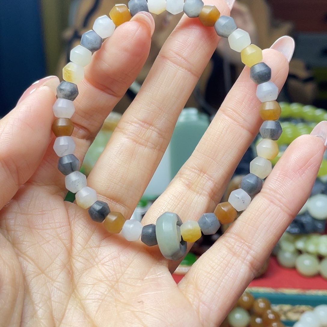 颈饰未镶嵌和田玉z