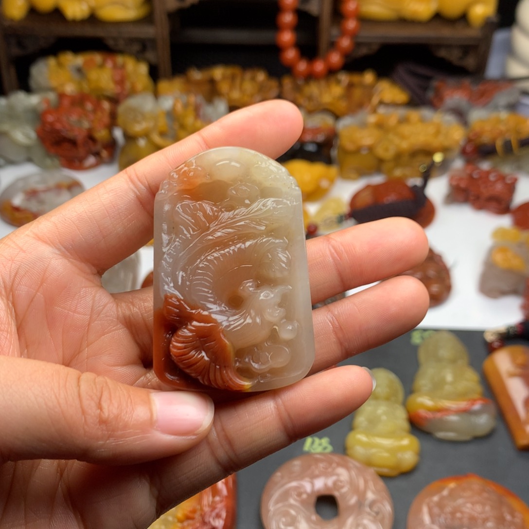 石英质玉（黄龙玉）挂件未镶嵌