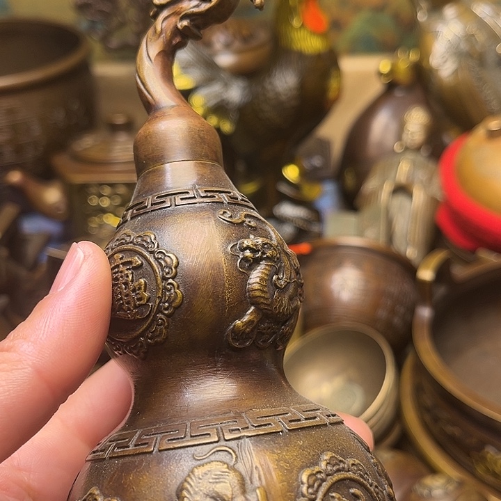 精美铜器批发档口