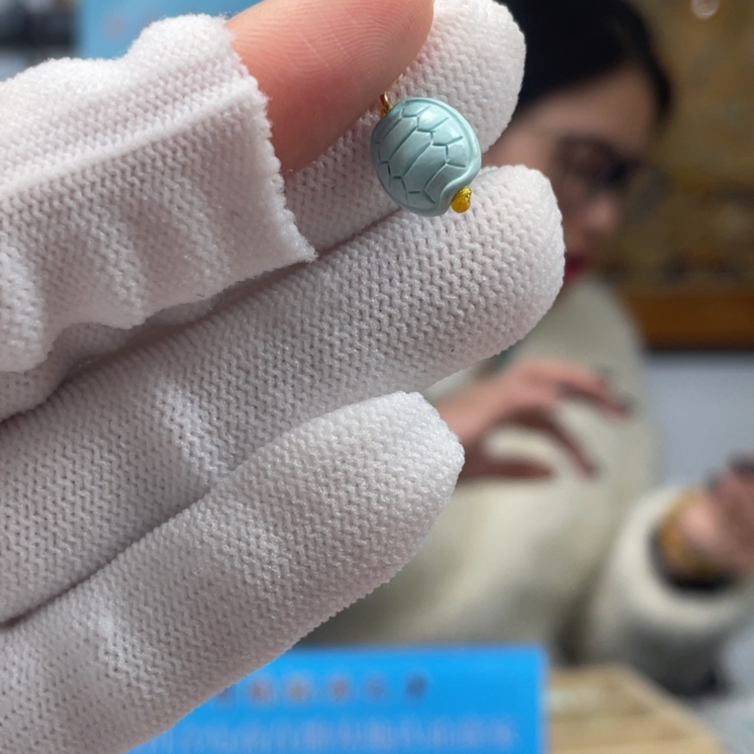 绿松石未镶嵌挂件