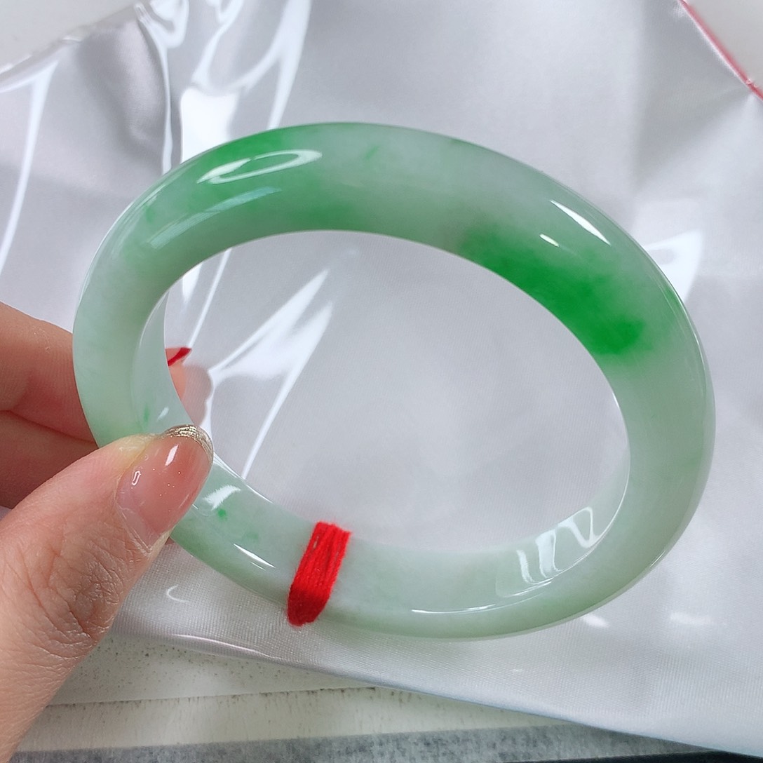 翡翠手镯未镶嵌 正圈①①⑥