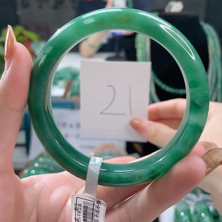 石英质玉手镯未镶嵌天然A货非洲翠手镯