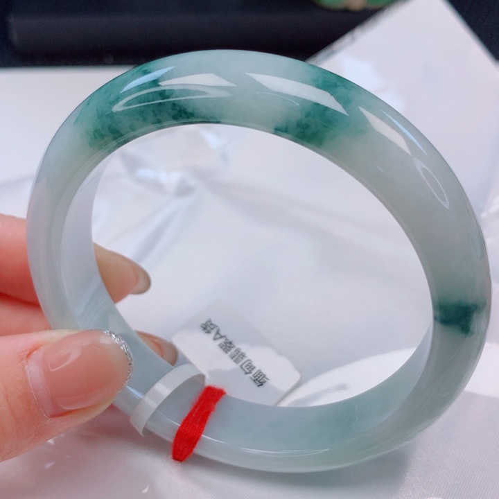 翡翠未镶嵌手镯60圈口