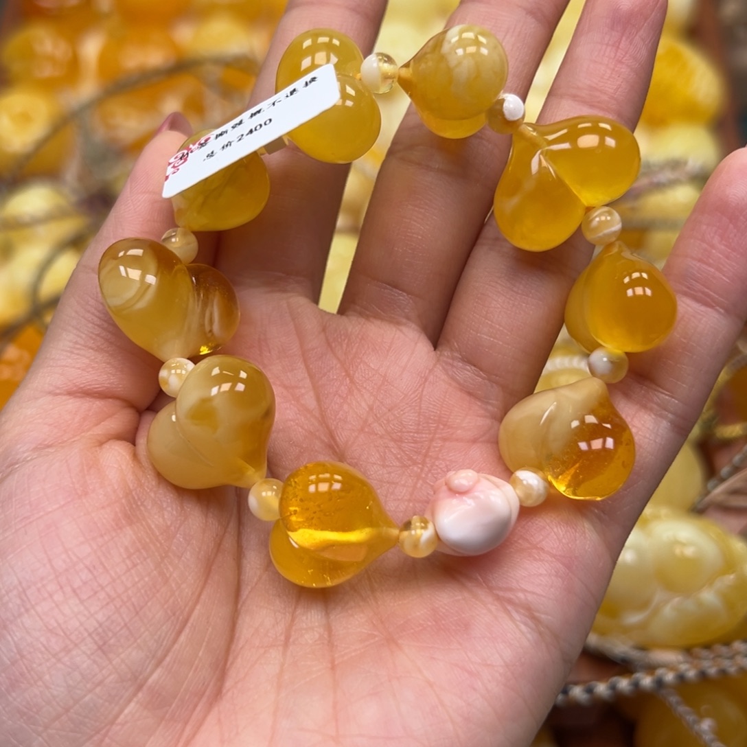 ****喵琥珀未镶嵌颈饰蜜蜡