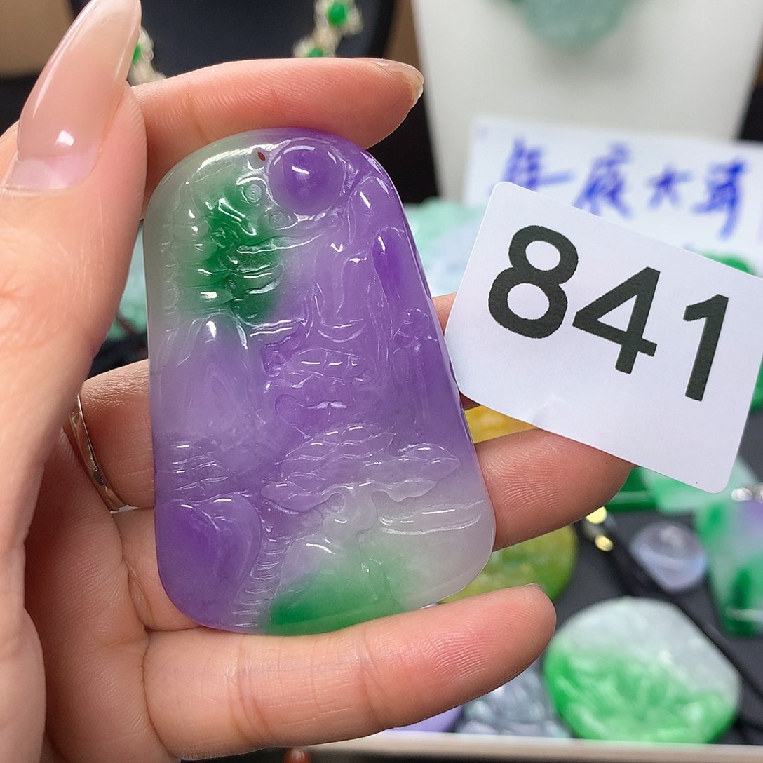 翡翠颈饰未镶嵌翡翠