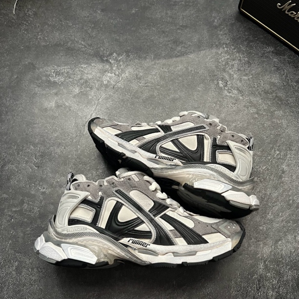 99新 Balenciaga/巴黎世家 36码 RUNNER 尼龙黑白 鞋