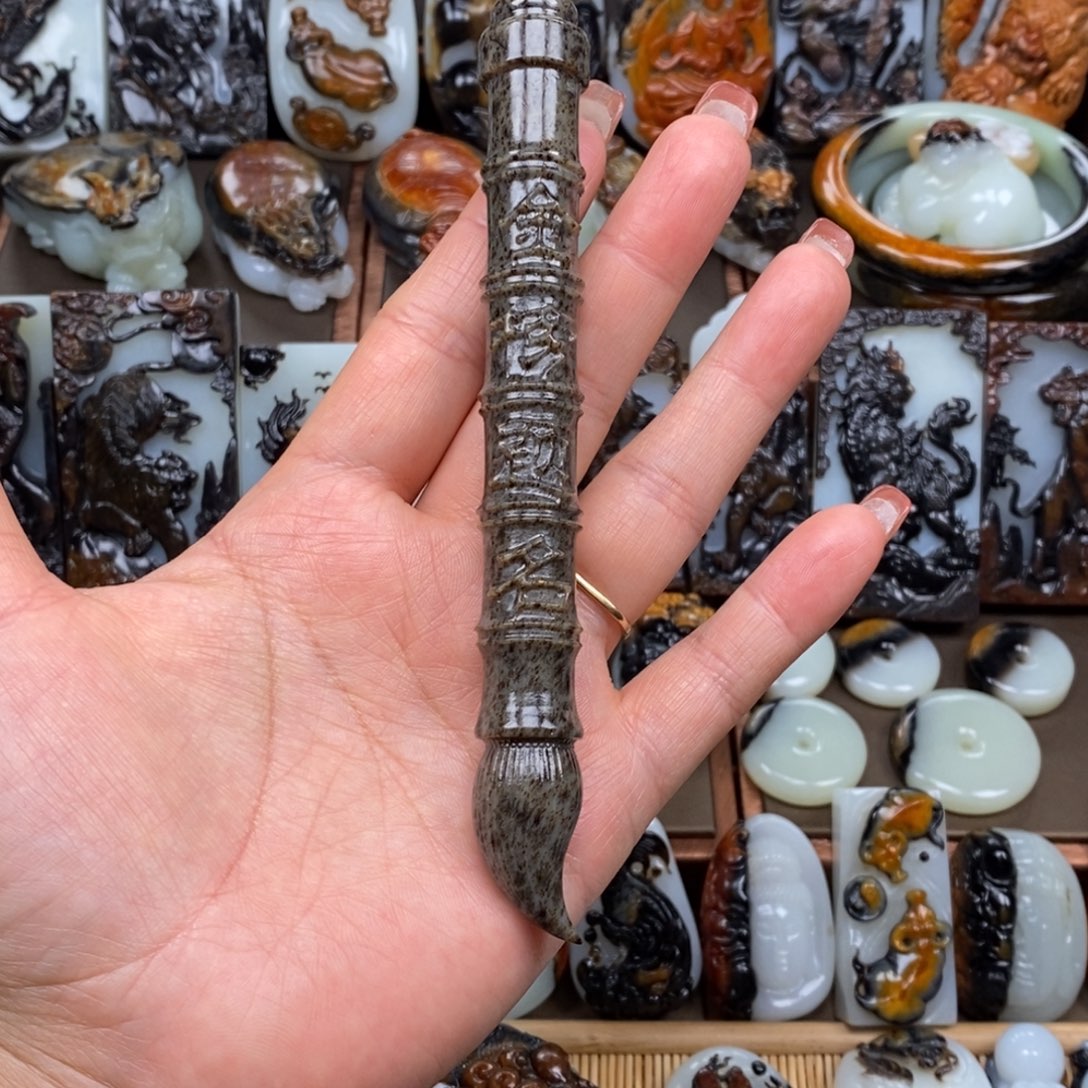 颈饰未镶嵌和田玉