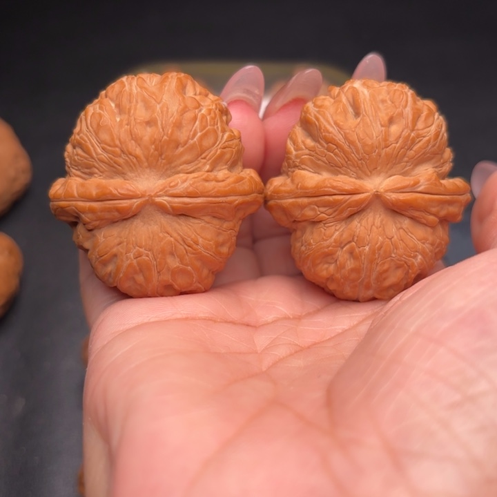 把件桃核43元宝狮子头