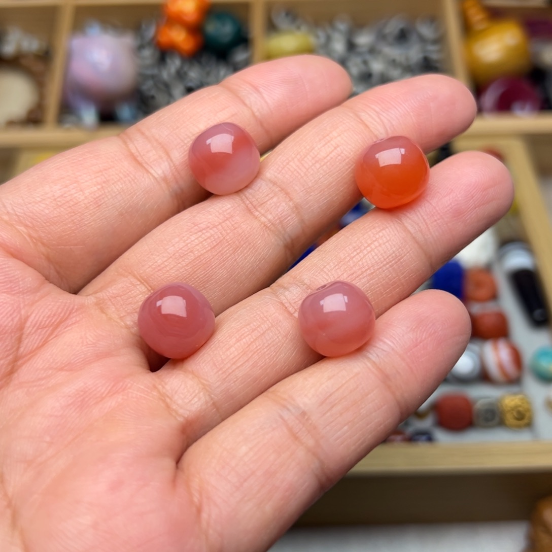 玛瑙/玉髓12mm粉糯老型未镶嵌多样性发其中一颗