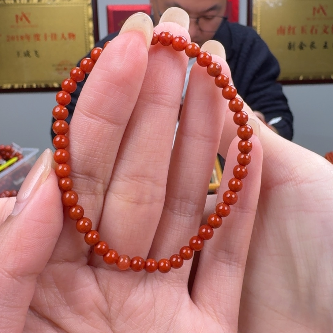 南红玛瑙未镶嵌手链4mm柿子红
