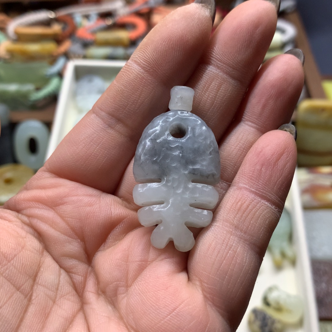 小***…蛇纹石玉合金颈饰