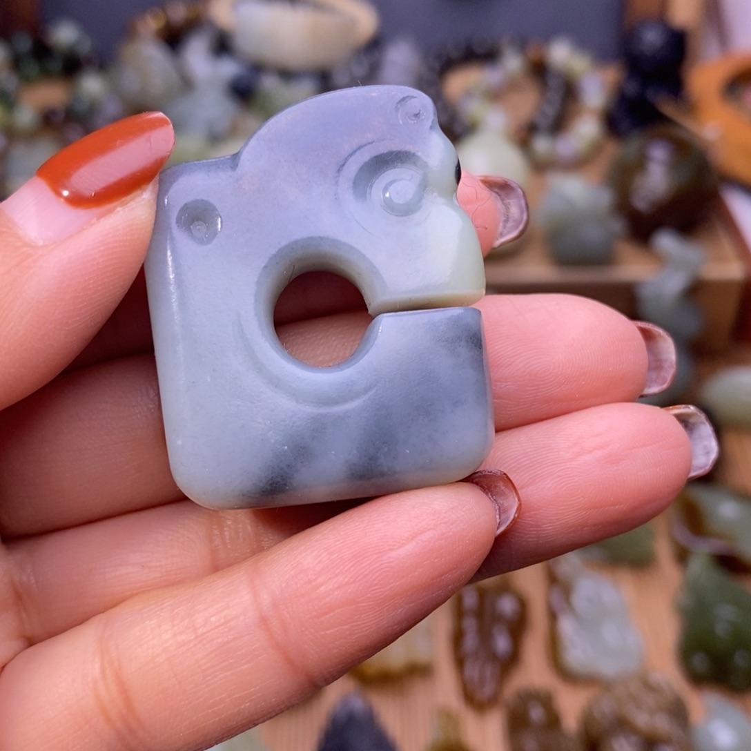 颈饰未镶嵌和田玉