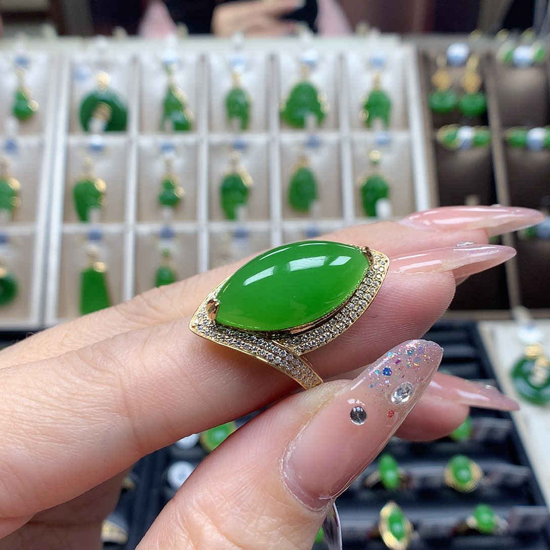 和田玉戒指18K金镶嵌1020