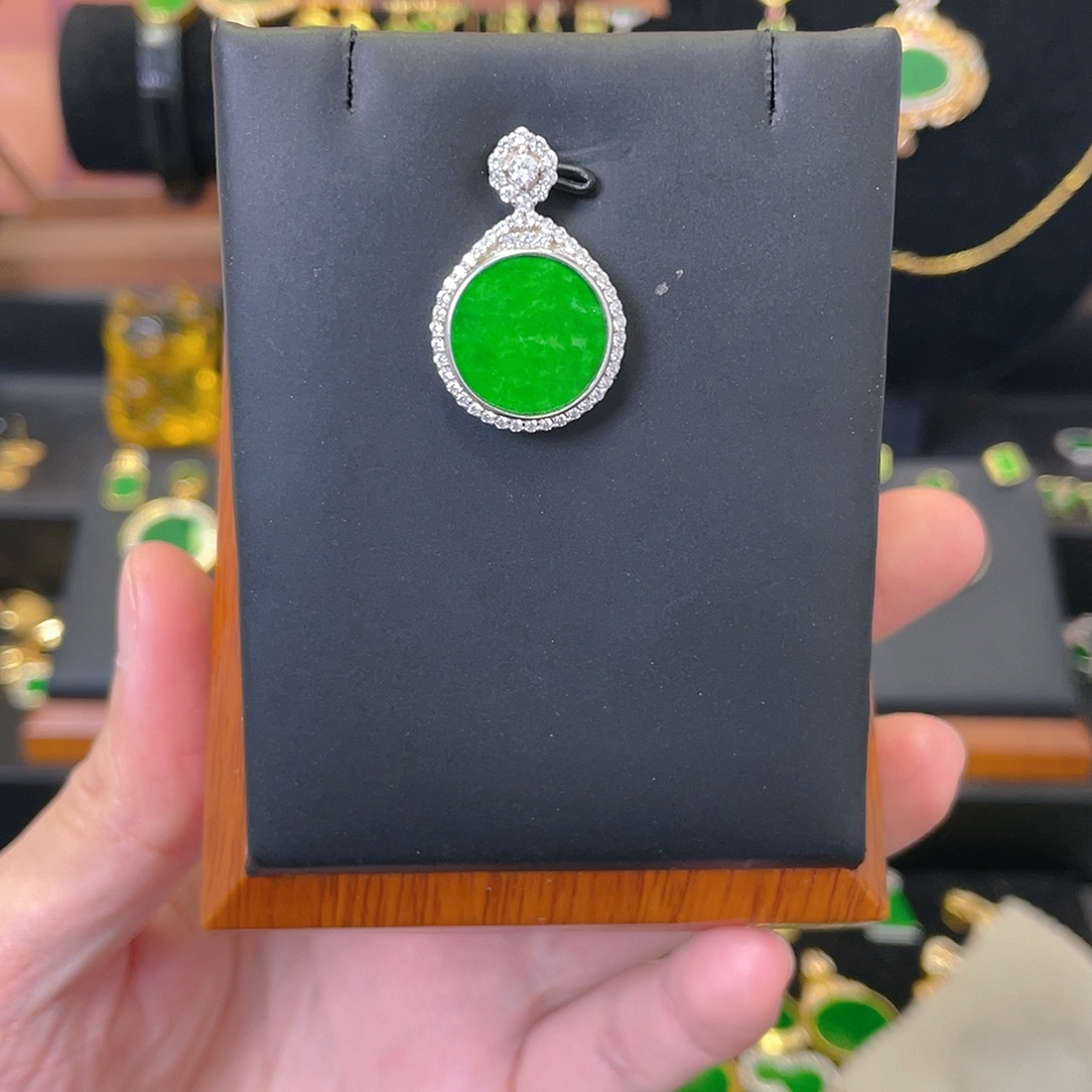 翡翠银S925镀金镶嵌吊坠(赠链)