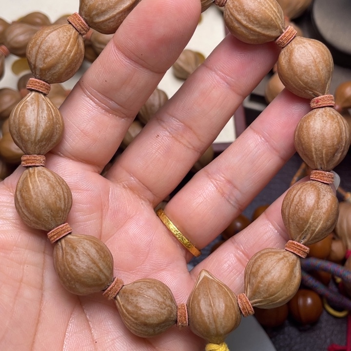 岑***叔橄榄核手串/手链橄榄核1.5左右
