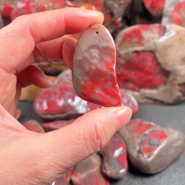 昌化鸡血石昌化鸡血石原石挂件