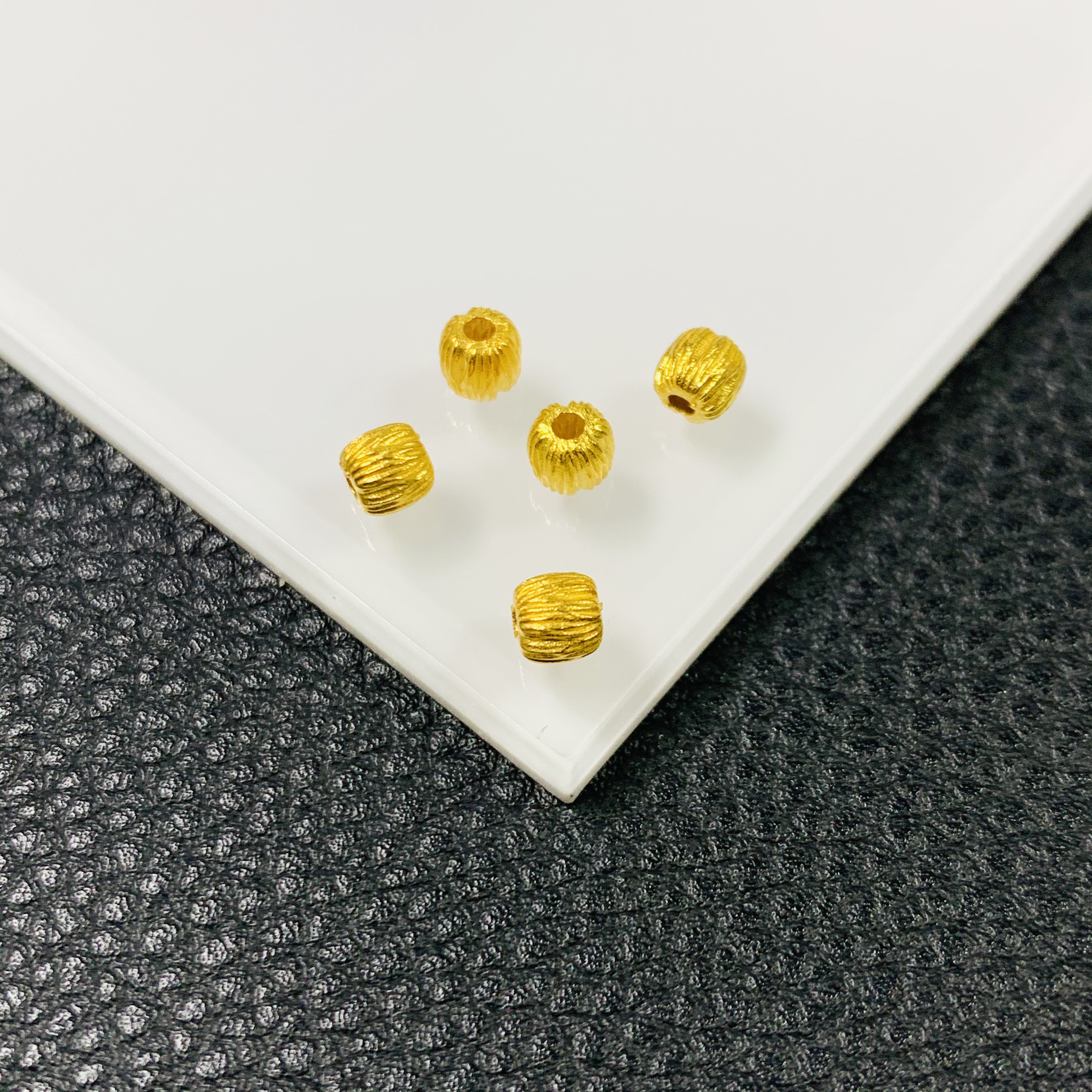 「戴琴珠宝」YZ4583-4mm左右18K金百香籽配件-XZZ（多样性发其一）