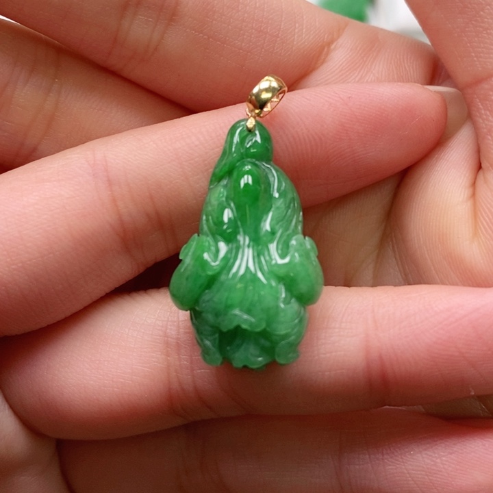 翡翠颈饰未镶嵌吊坠