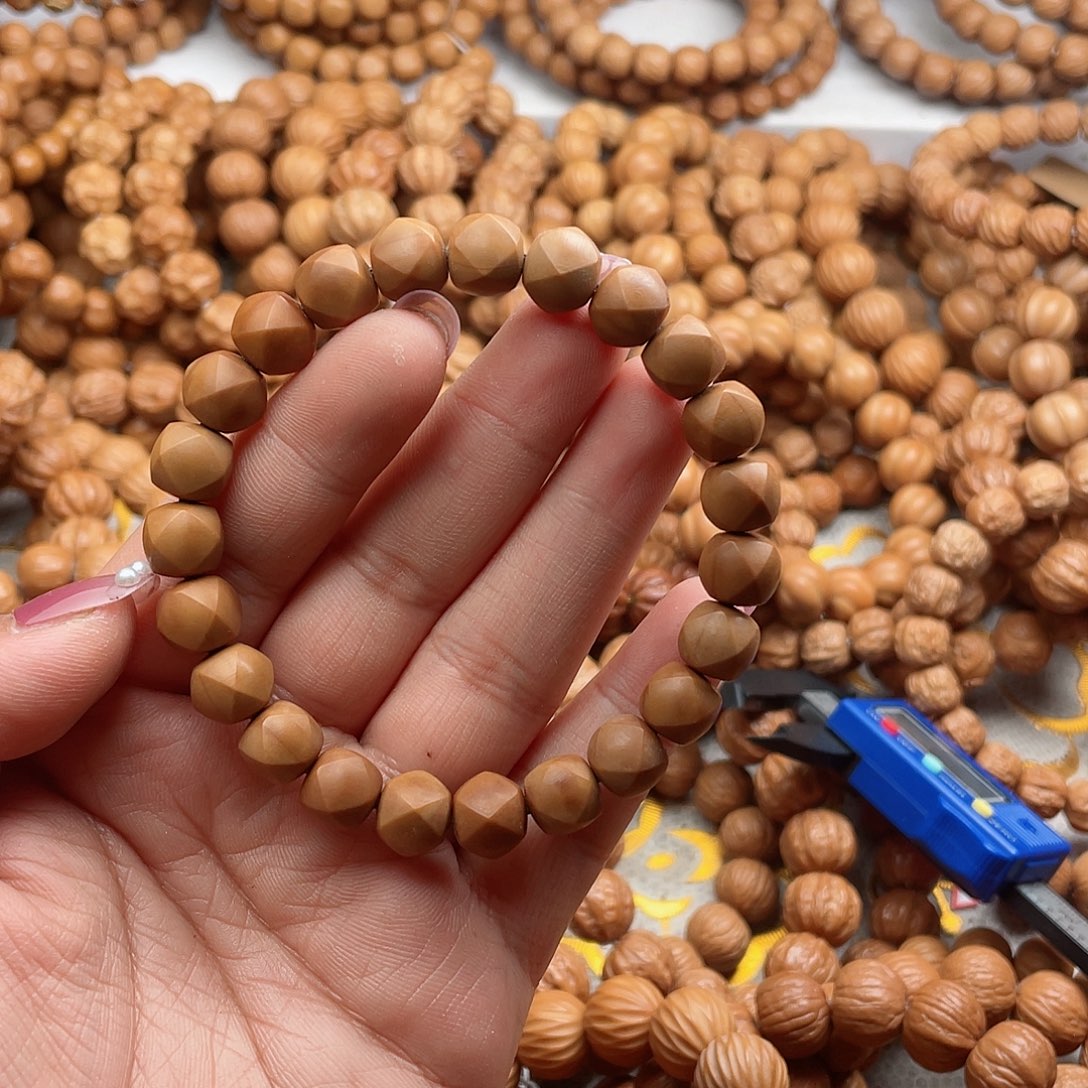 猴头核桃吊坠9+微瑕唐八棱