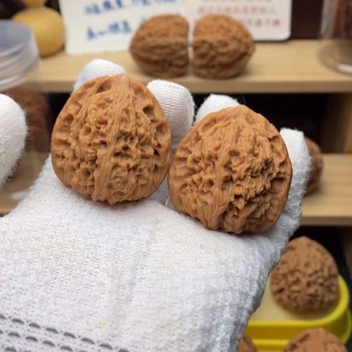 吊坠文玩核桃正三角大肚炮394140尺2140