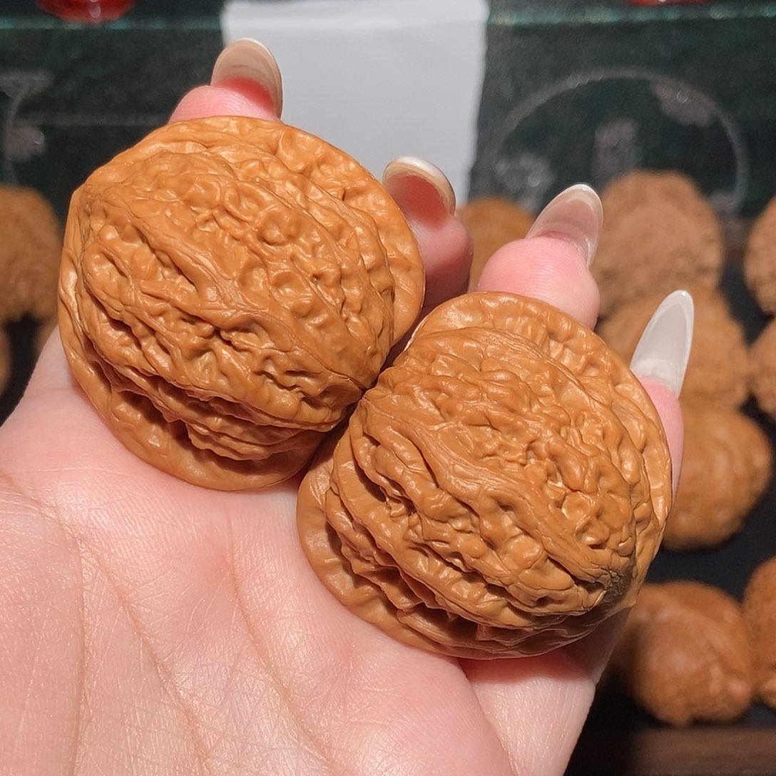 L***X吊坠文玩核桃桃心铁锤45g