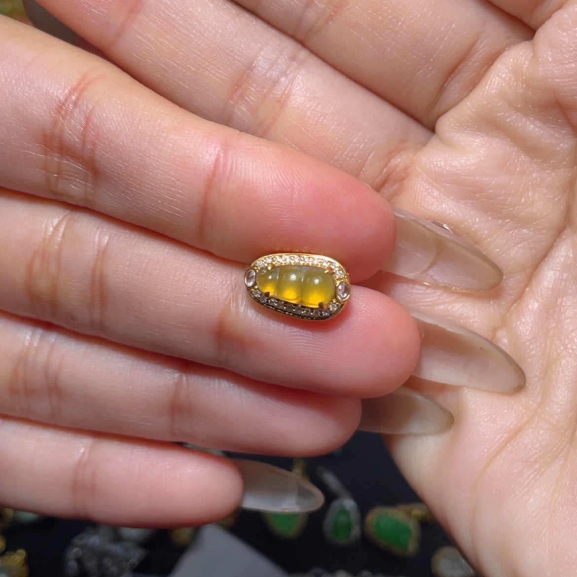 【闪购商品】颈饰18K金镶嵌翡翠C***y