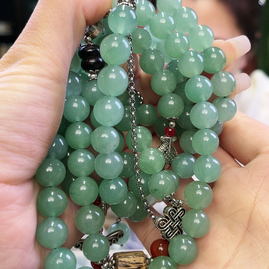 东陵石颈饰未镶嵌108粒